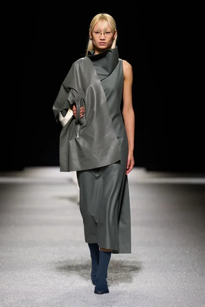 Look 27
